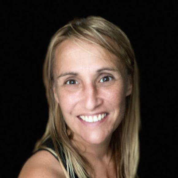 Meet your Posher, Nicole - Picture 1 of 1